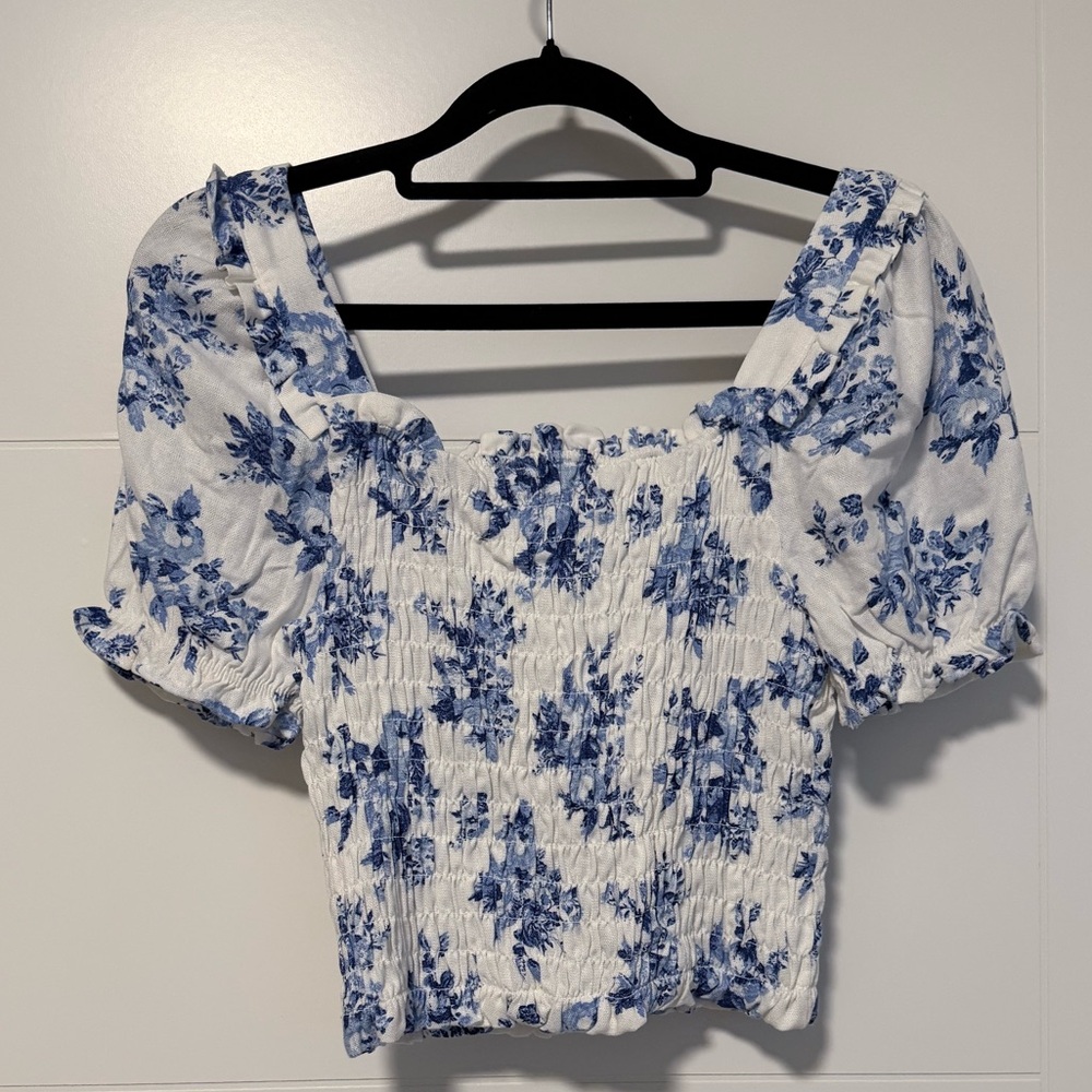 Chic Blue Floral Linen Blend Blouse - Picture 4 of 4